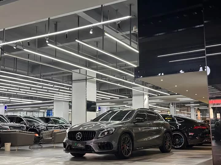 Mercedes-Benz GLA AMG