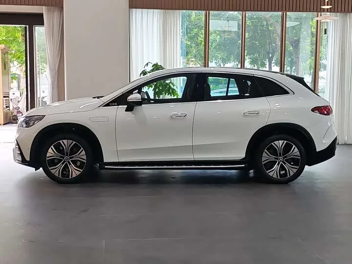 Mercedes-Benz EQE SUV