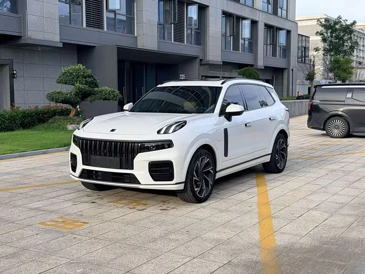 Lynk & Co 09 EM-P