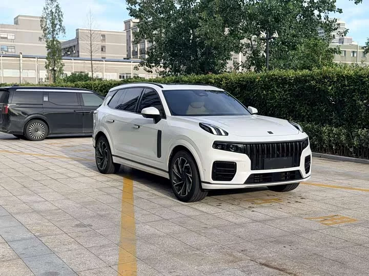 Lynk & Co 09 EM-P