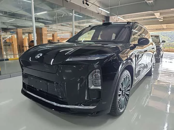 NIO ES8