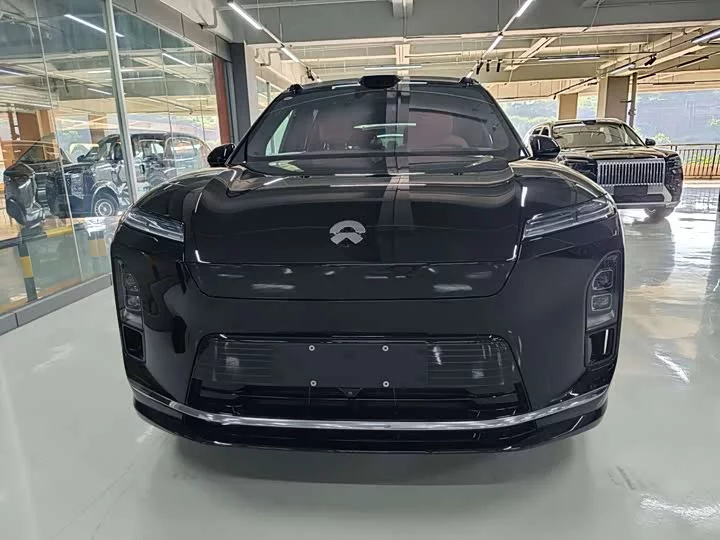 NIO ES8
