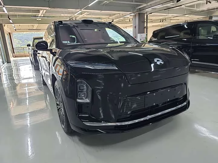 NIO ES8
