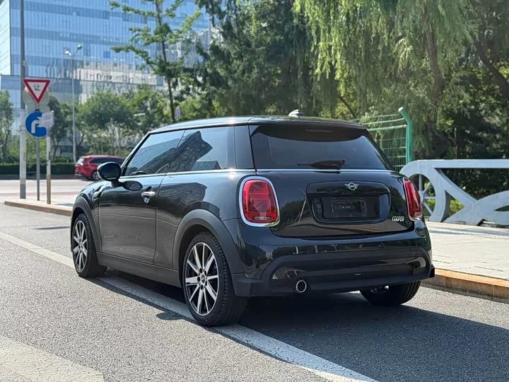 MINI 