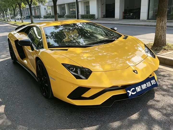 Lamborghini Aventador