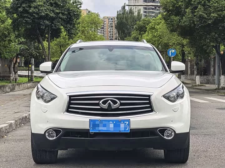 Infiniti QX70
