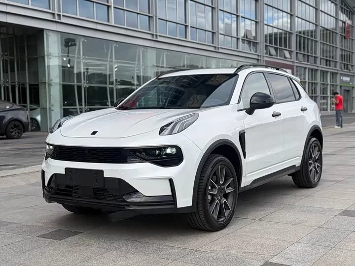 Lynk & Co 01