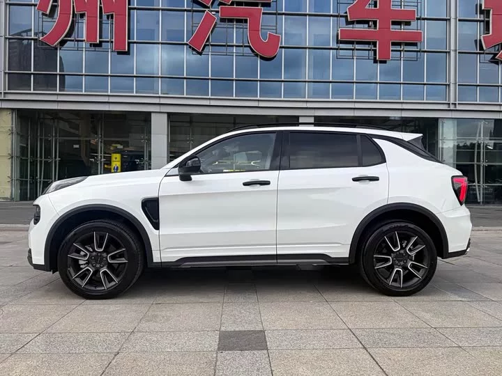 Lynk & Co 01