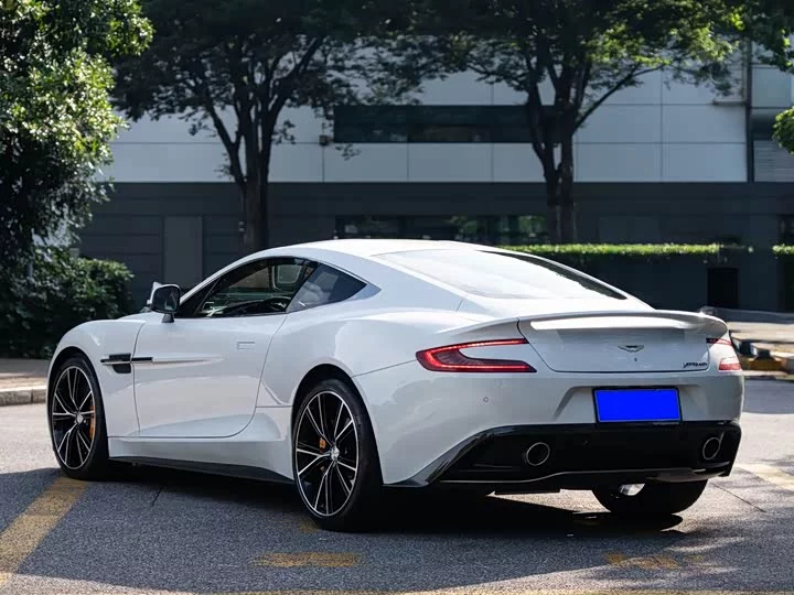 Aston Martin Vanquish