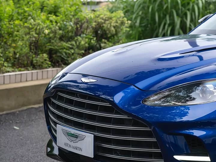 Aston Martin DBX