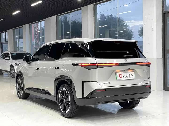 Toyota Bozhi 3X