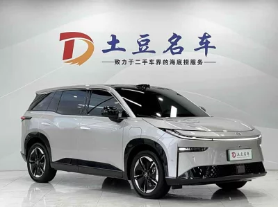 Toyota Bozhi 3X