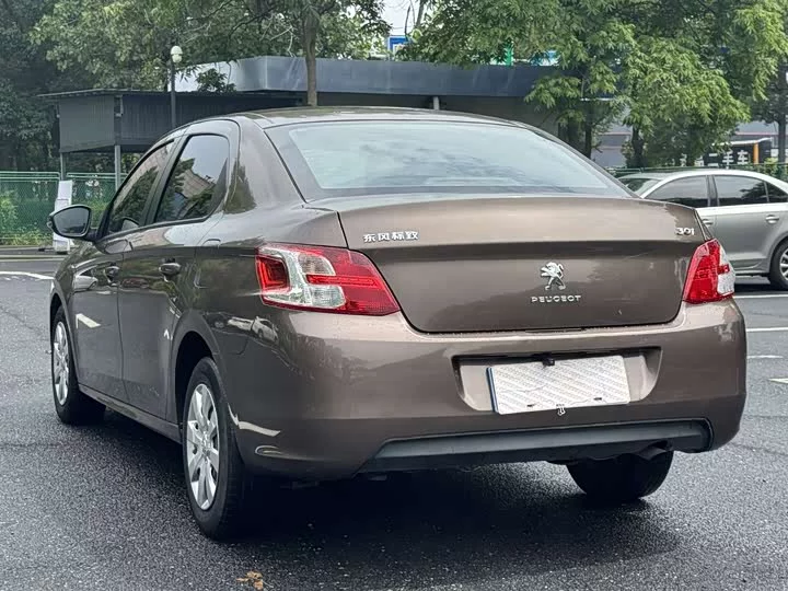 Peugeot 301