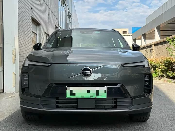 Volvo XC70 plug-in hybrid
