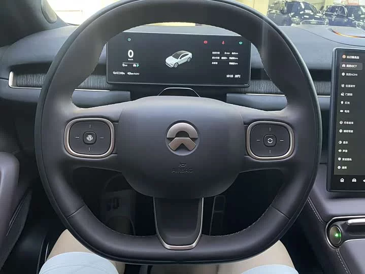 NIO EC7