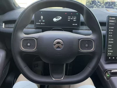 NIO EC7