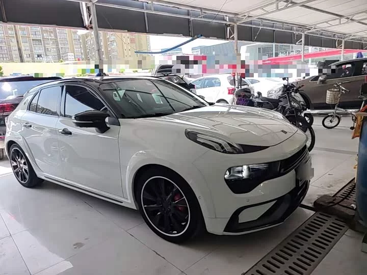 Lynk & Co 02 Hatchback