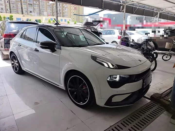 Lynk & Co 02 Hatchback