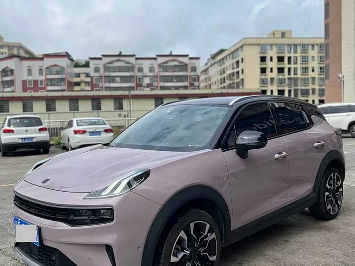 Lynk & Co 06