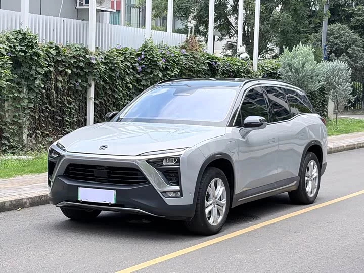 NIO ES8