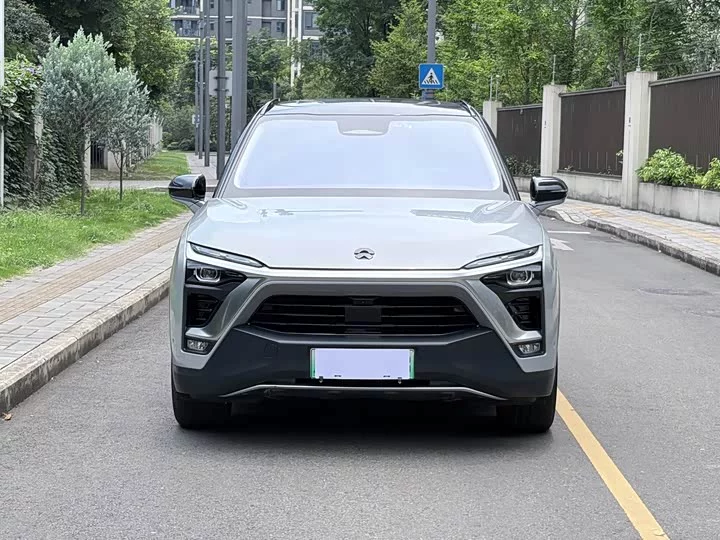NIO ES8