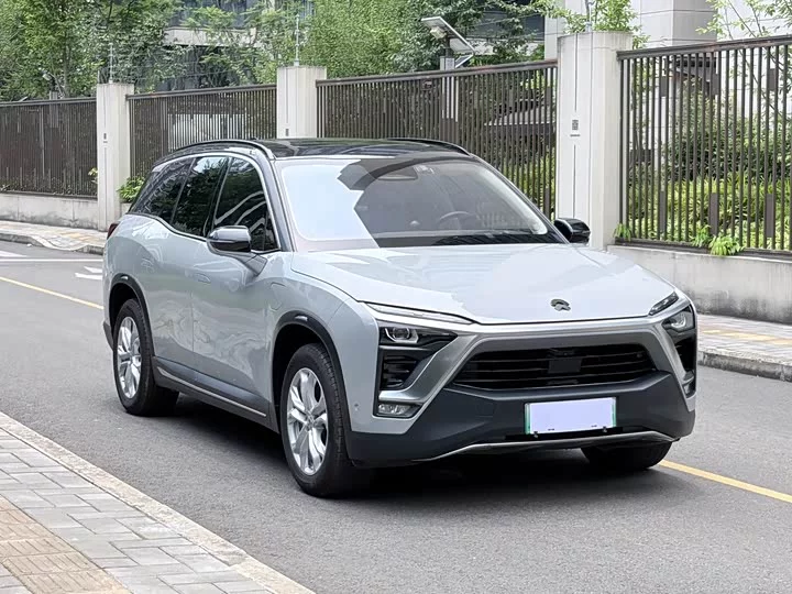 NIO ES8