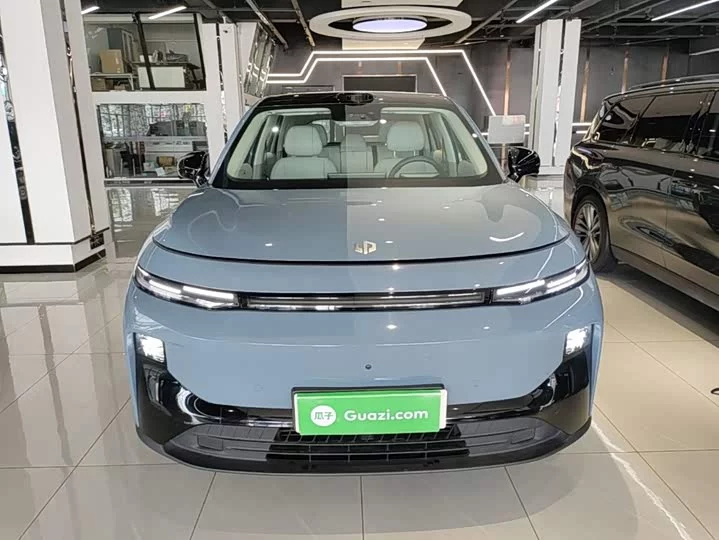 Leapmotor B10
