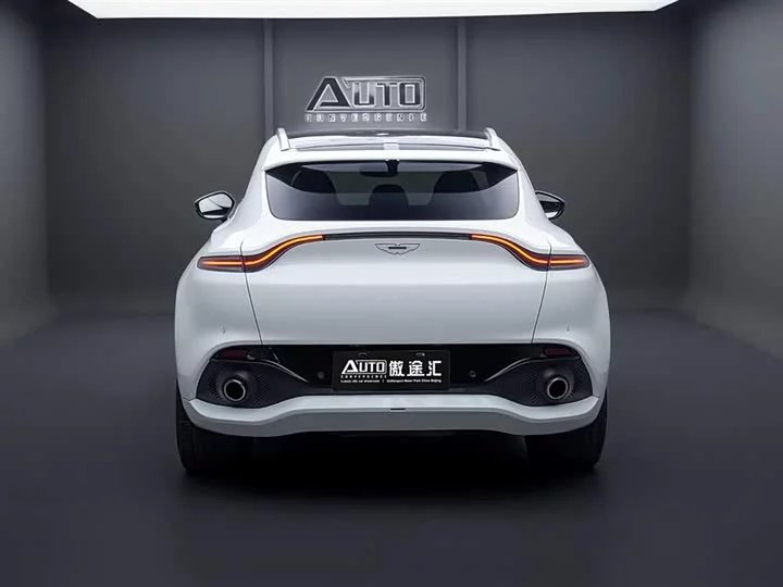 Aston Martin DBX