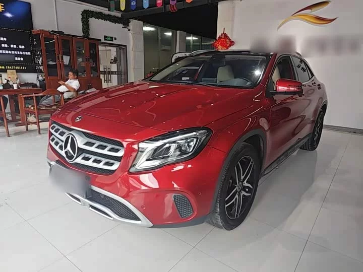 Mercedes-Benz GLA