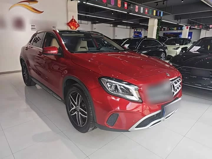 Mercedes-Benz GLA