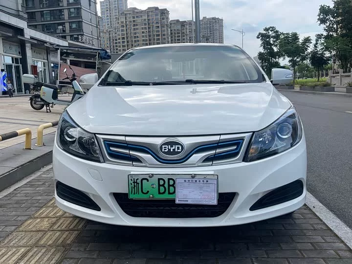 BYD e5