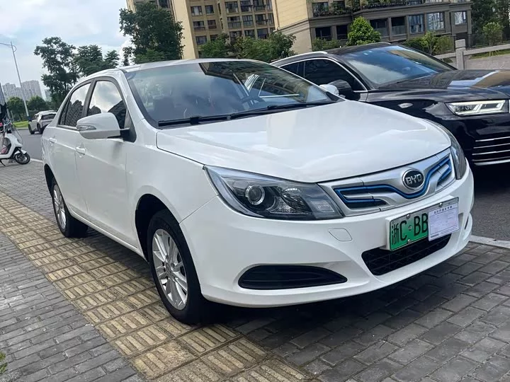 BYD e5