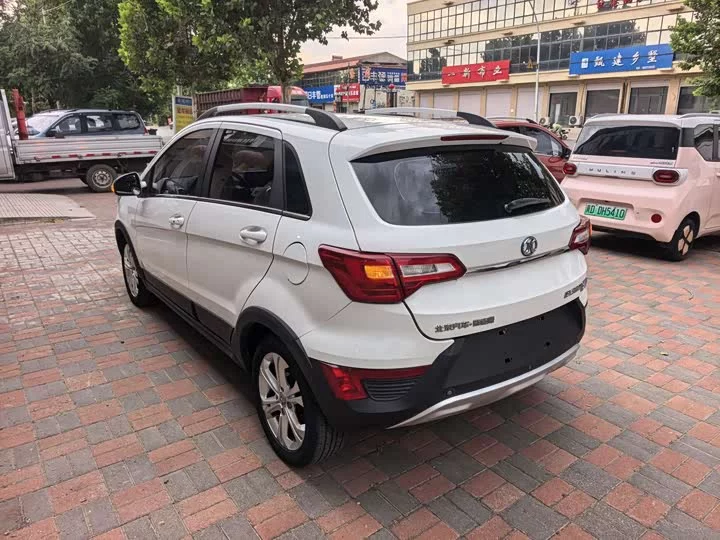 BAIC EX