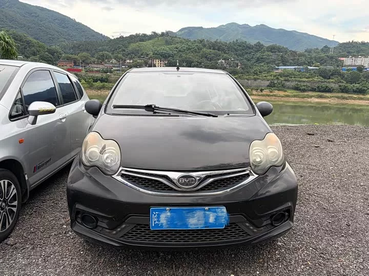 BYD F0