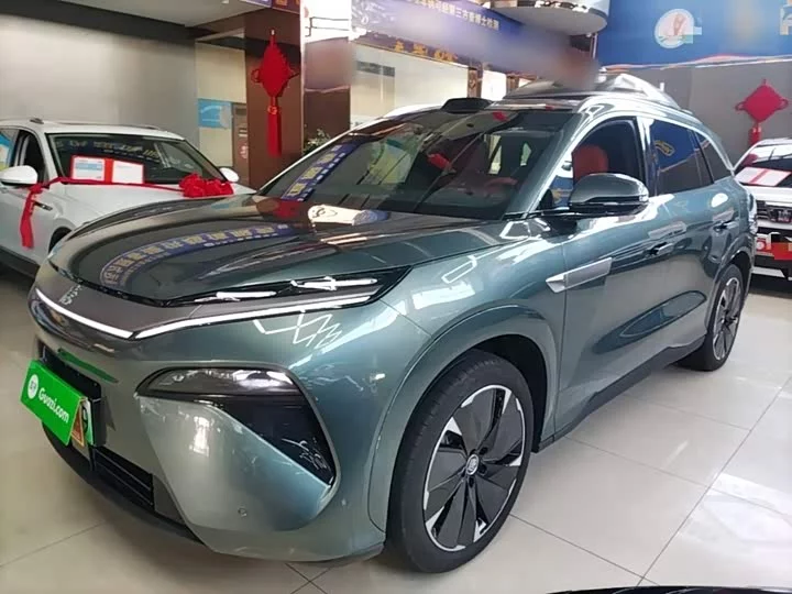 BYD Tang L