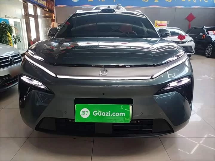 BYD Tang L