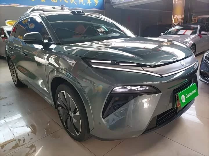 BYD Tang L