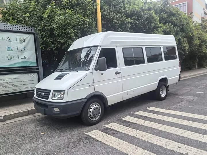 Iveco proud
