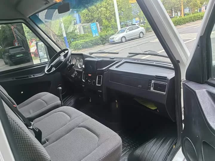 Iveco proud