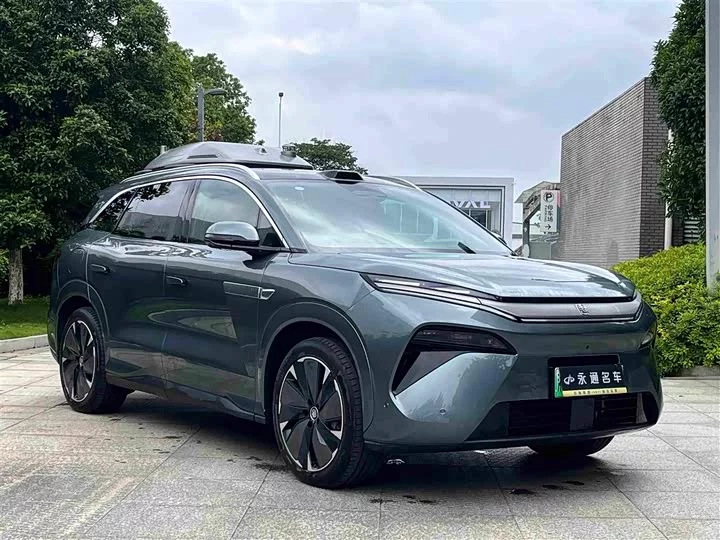 BYD Tang L