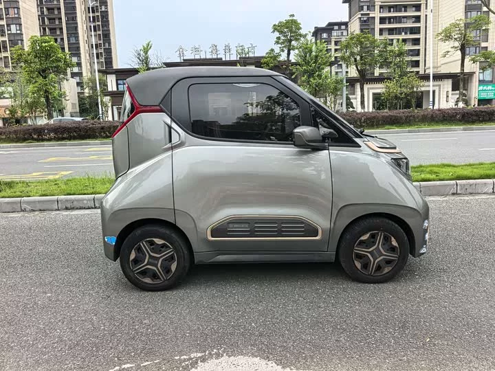 Baojun E200