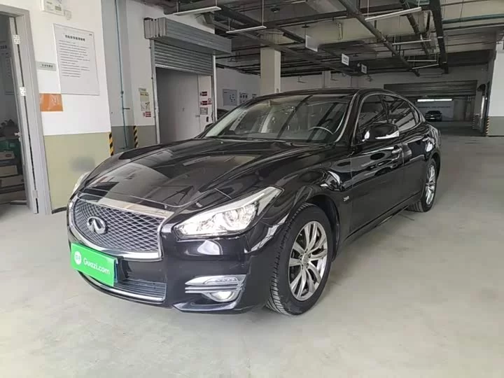Infiniti Q70
