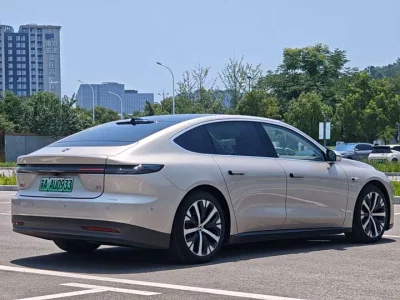 NIO ET7