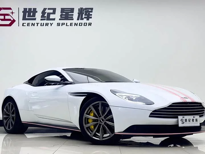 Aston Martin DB11