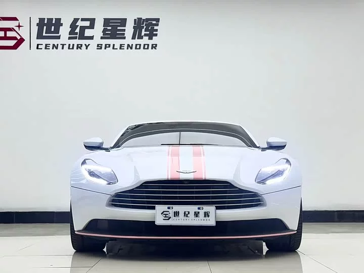 Aston Martin DB11