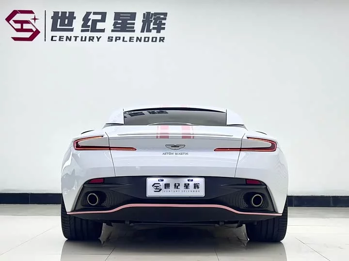 Aston Martin DB11