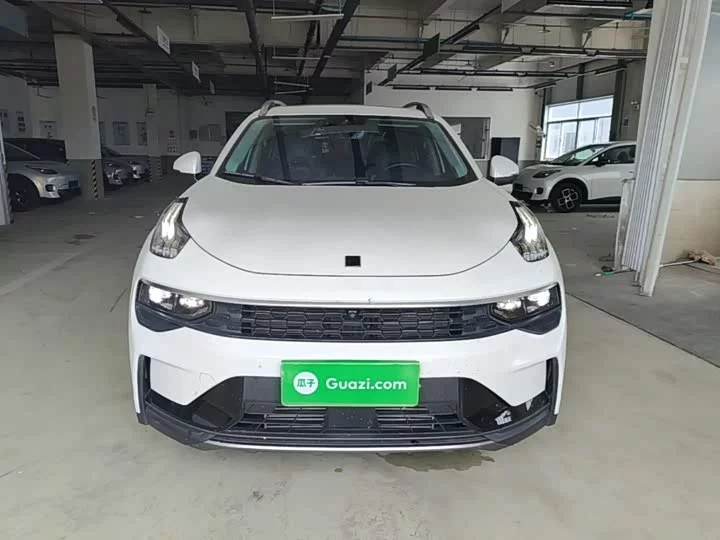Lynk & Co 01