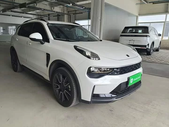 Lynk & Co 01