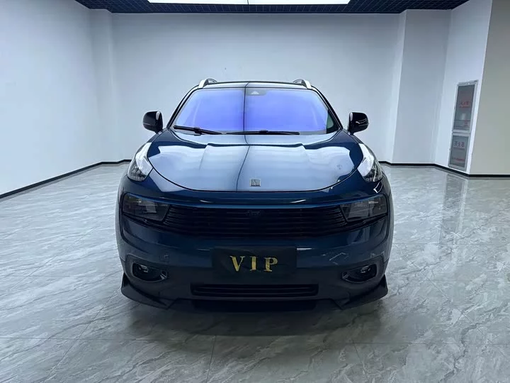 Lynk & Co 01