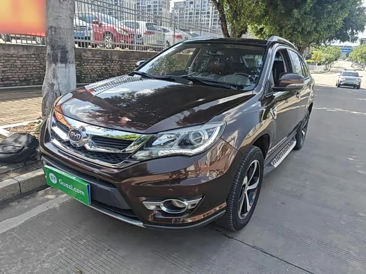 BYD S7